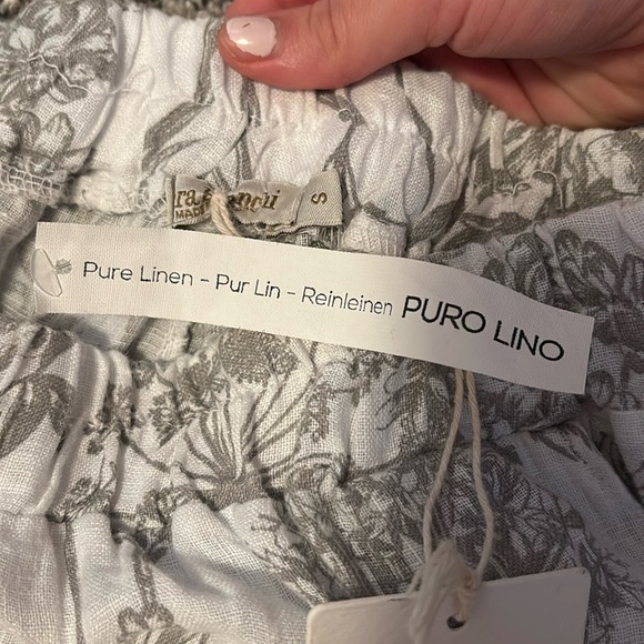 White wide leg pants with beautiful grey flowers - Picture 2 of 2